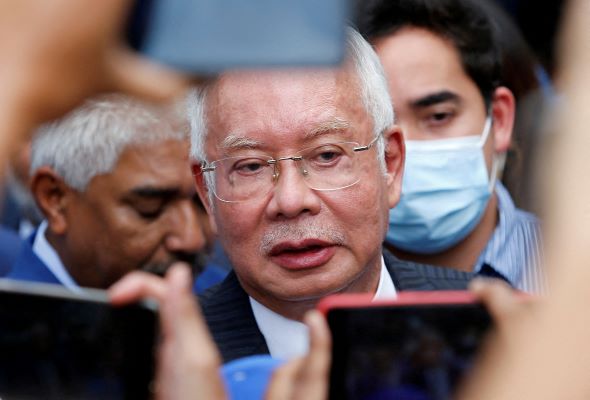 41661311130_najibrazak.jpg