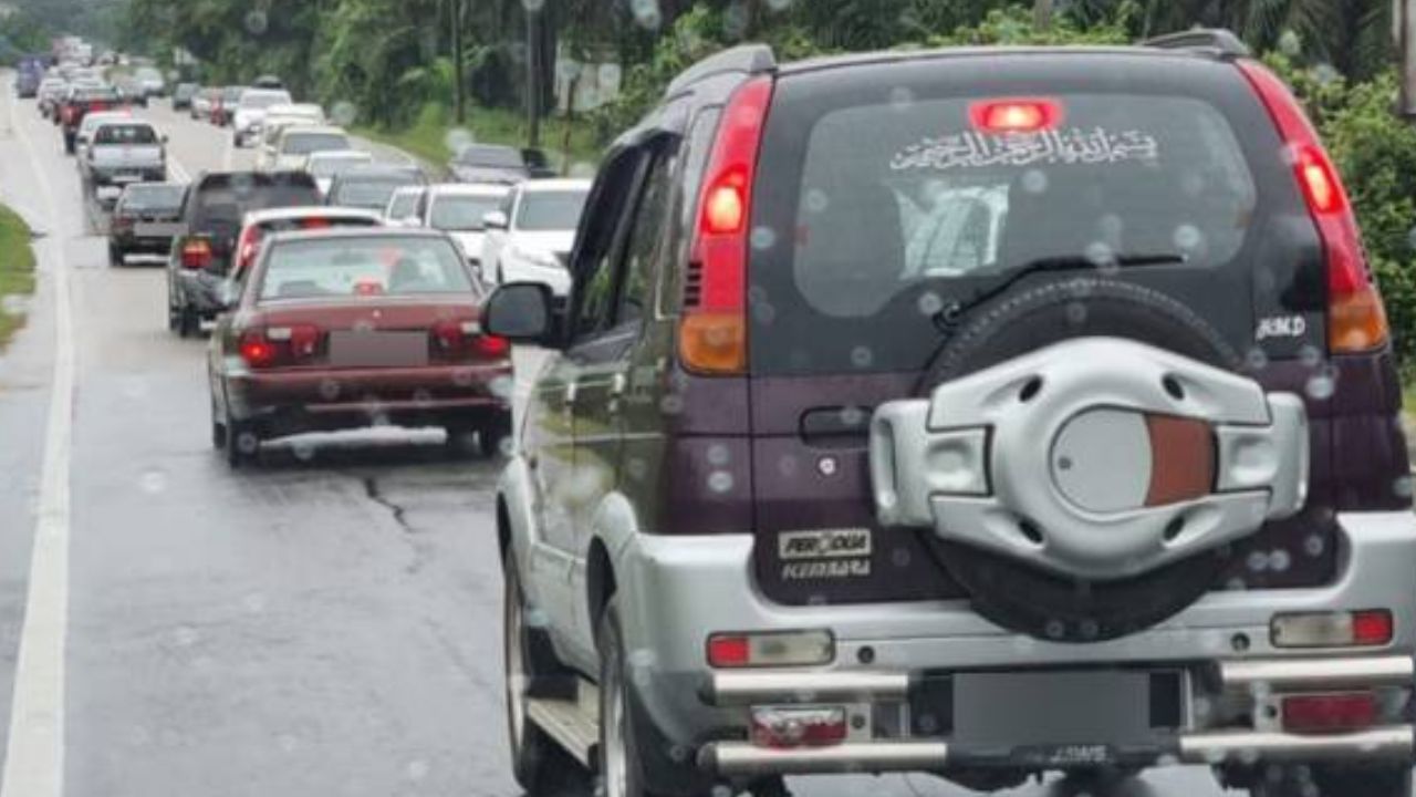 ramai-dah-risau-jalan-utama-ditutup-sebulan-punca-aliran-trafik-gua-musang-mulai-sesak.jpg
