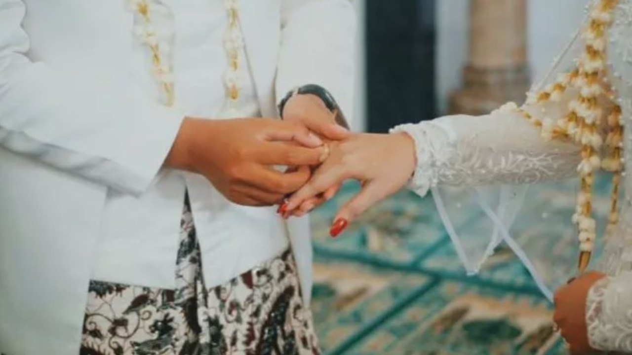lelaki-batalkan-perkahwinan-selepas-ibu-diherdik-bakal-isteri-siap-minta-duit-lagi.jpg