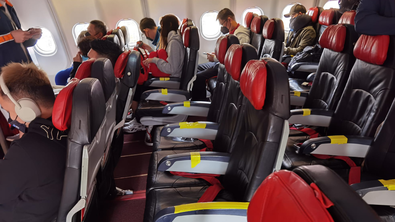 1-airasia-x-tape-seat.png