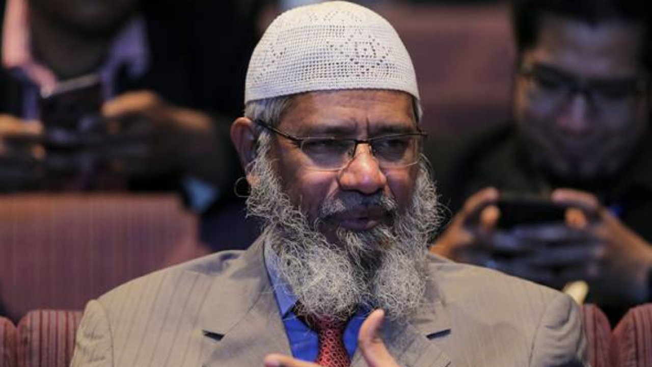 zakir-naik-ditahan-di-oman-dihantar-pulang-ke-india.jpg