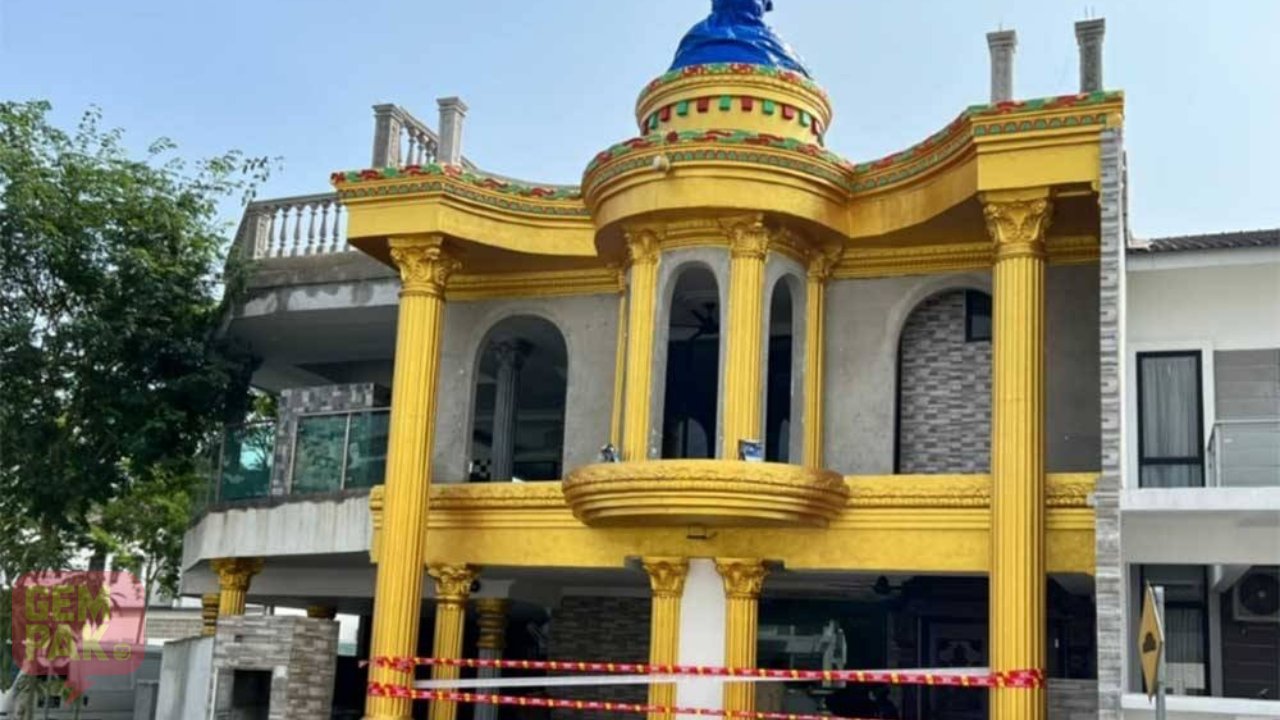 rumah-persis-kuil.jpg
