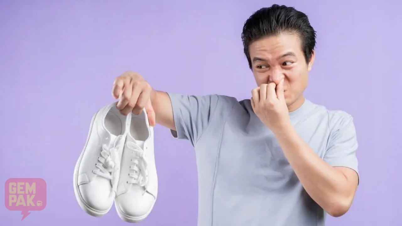 kasut-bau-busuk.jpg