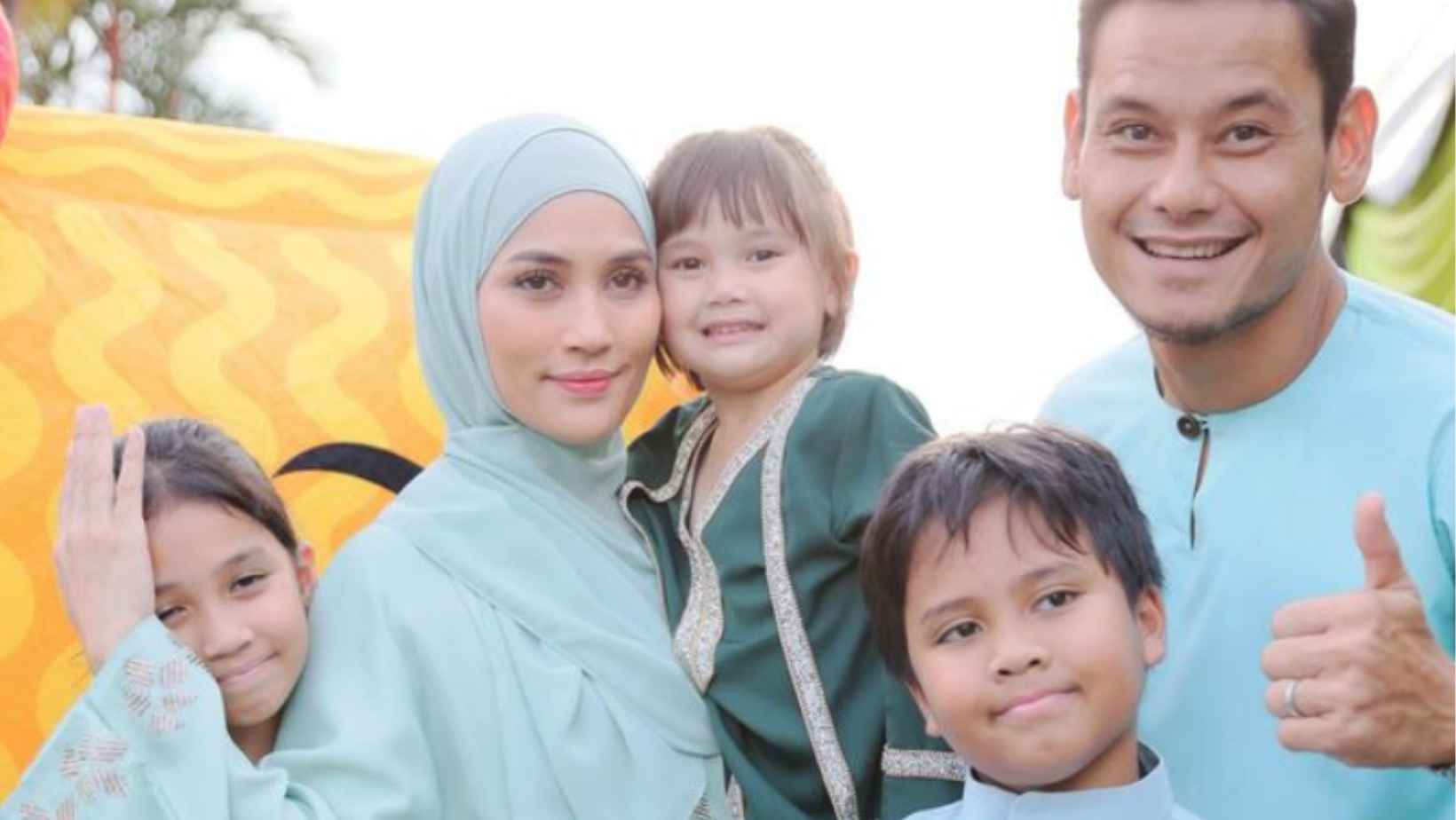 astrogempak_beraya-di-rembau-perlis,-fasha-sandha-ada-45-pasang-baju-raya.png