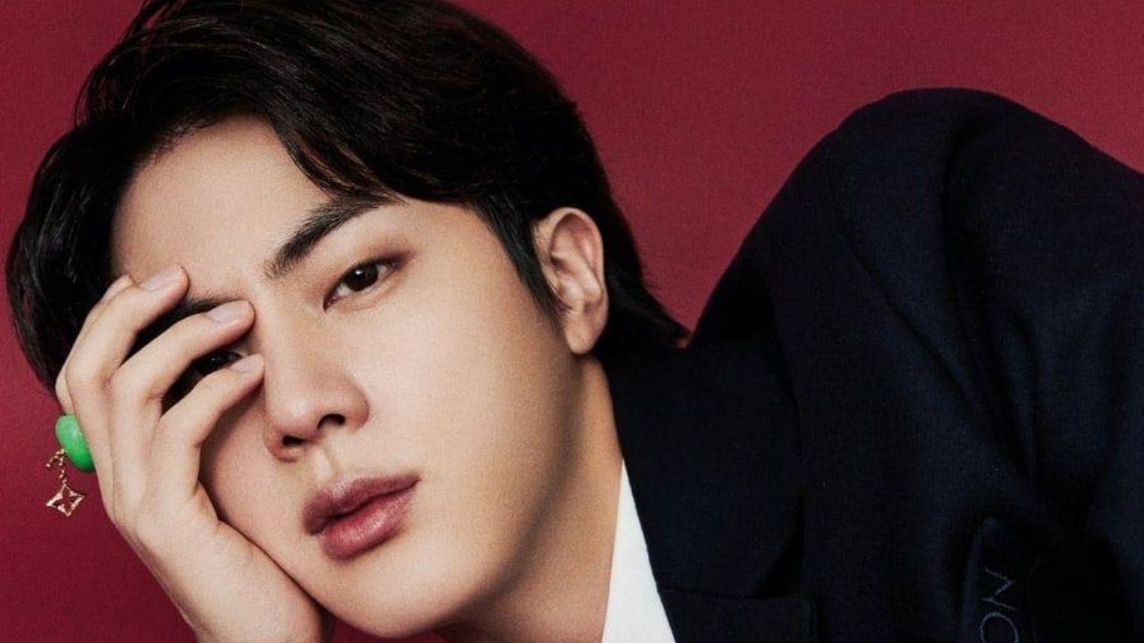 astrogempak_bts-jin-jadi-pembawa-obor-wakili-korea-selatan-di-olimpik-2024.jpg