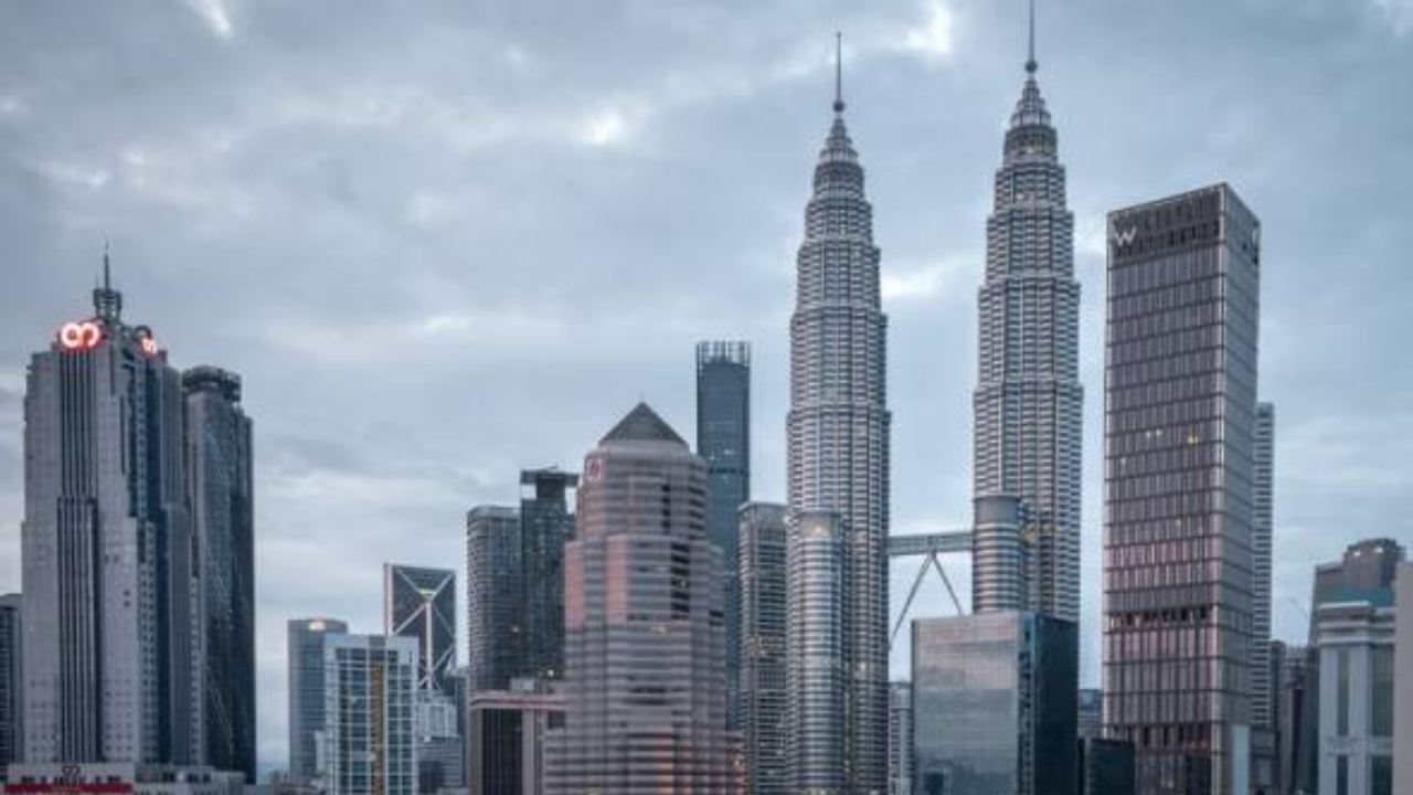 astrogempak_malaysia-tempat-ke-10-negara-paling-aman-di-dunia.jpg
