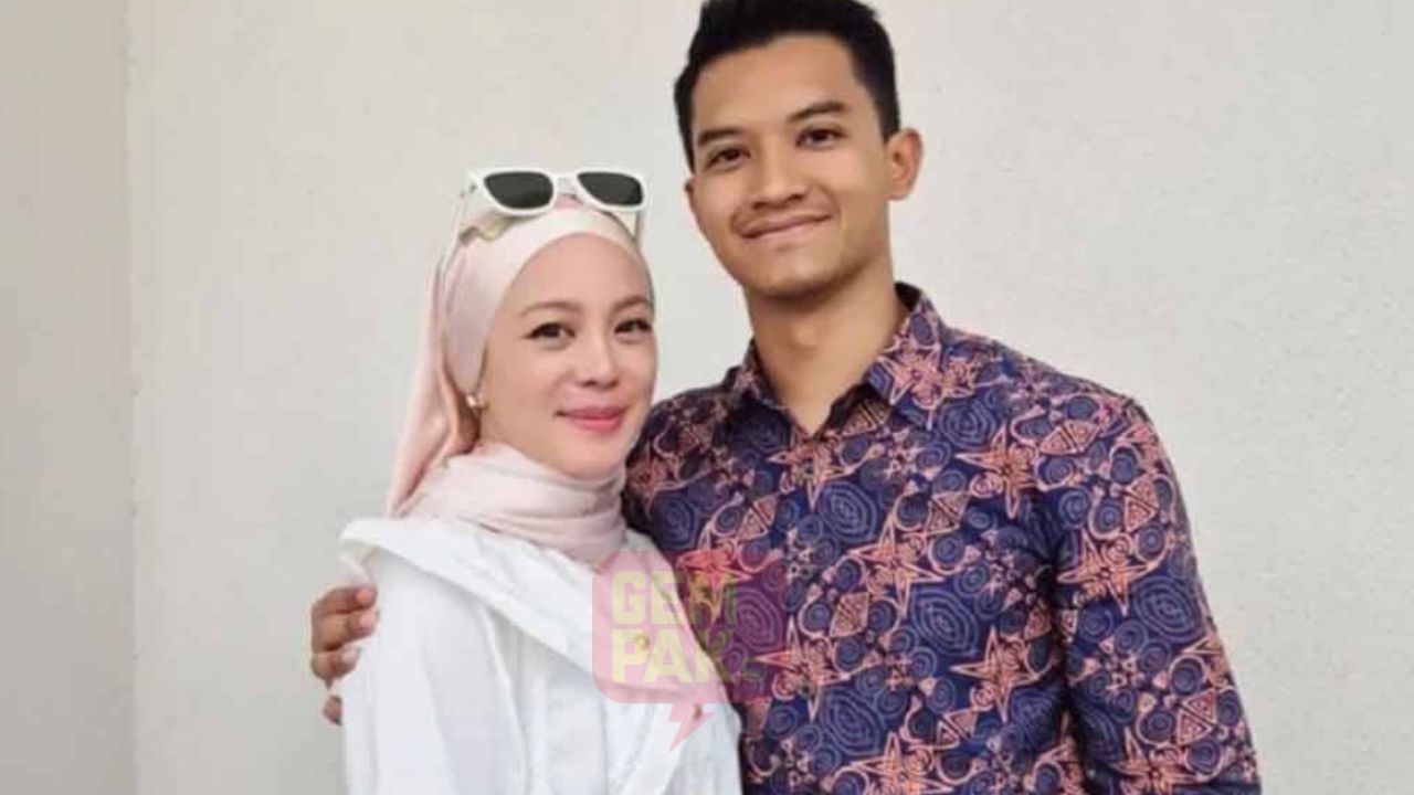 astrogempak_fesyen-valet-vivy-yusof.jpg