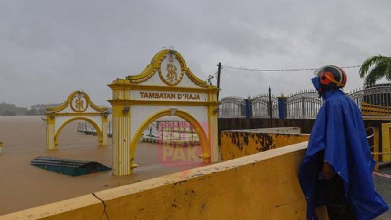 astrogempak_polis_nasihat_ini_bukan_pesta_air.jpg