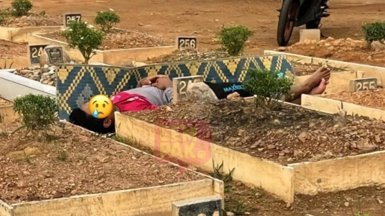 astrogempak_rider_makanan_baring_sebelah_kubur_ibu.jpg