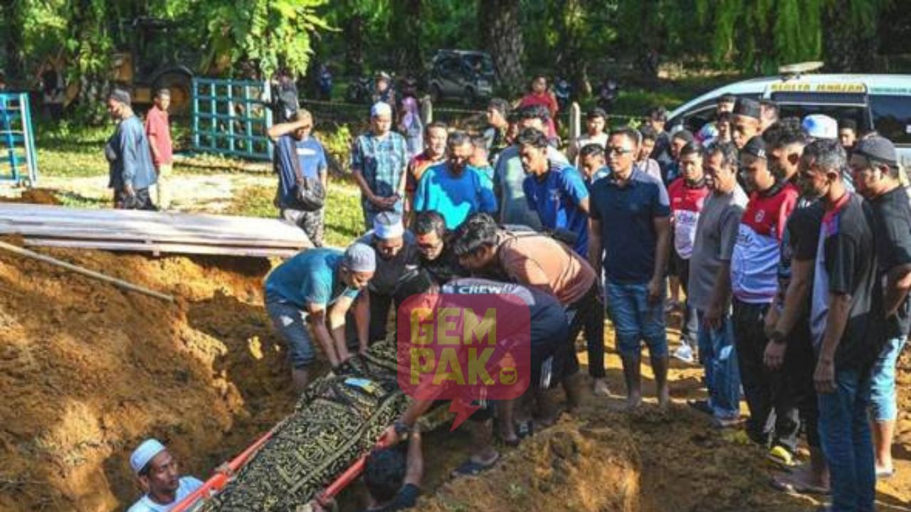 astro-gempak_jenazah_empat_sekeluarga_selamat_dikebumikan.jpg