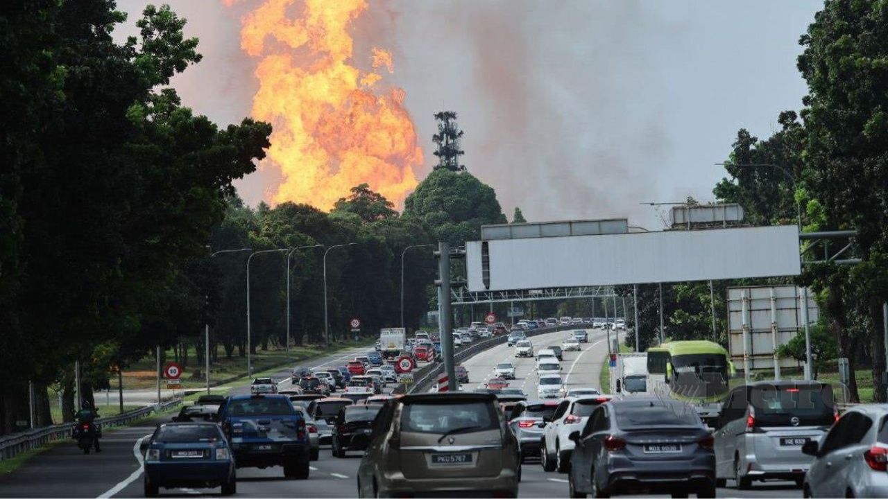 astrogempak_bomba_arah_penduduk_pindah.jpg
