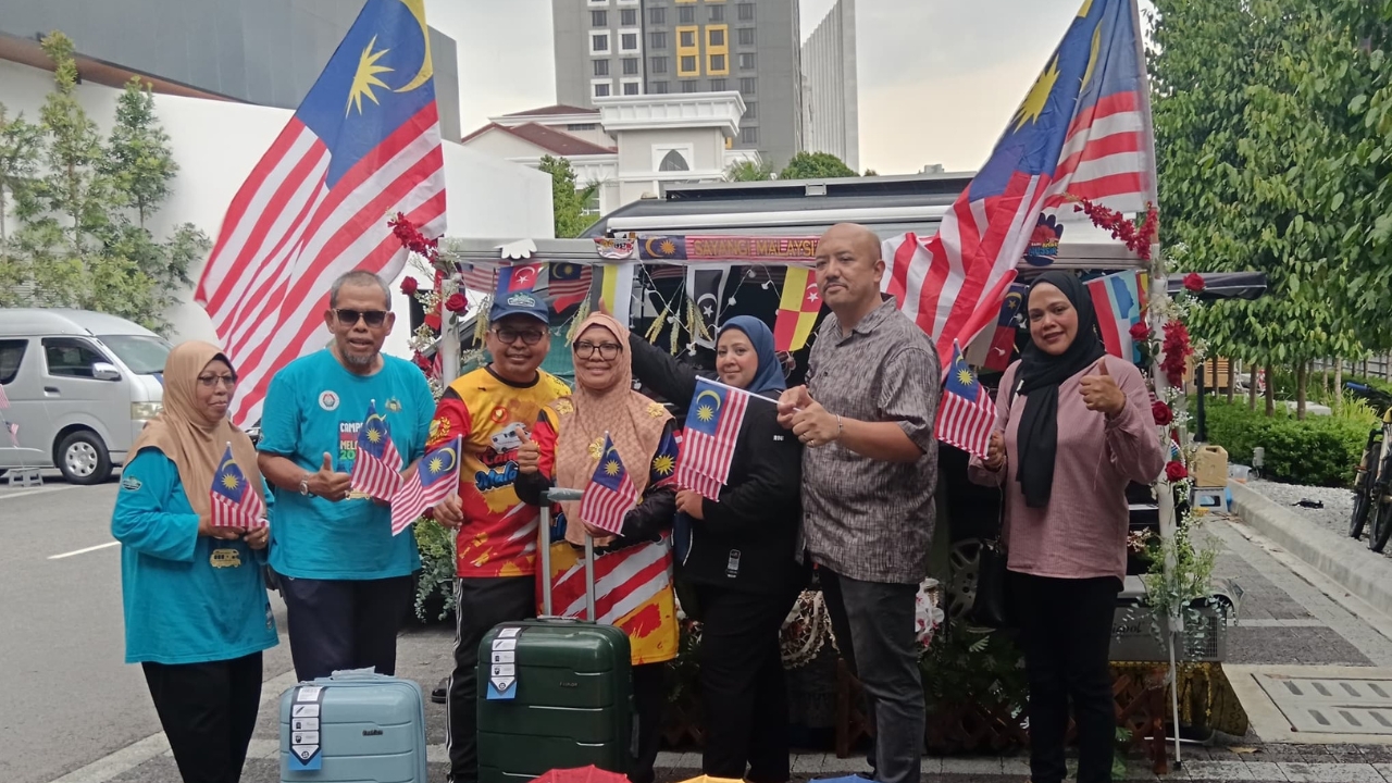 astro_gempak_motorhome.jpg