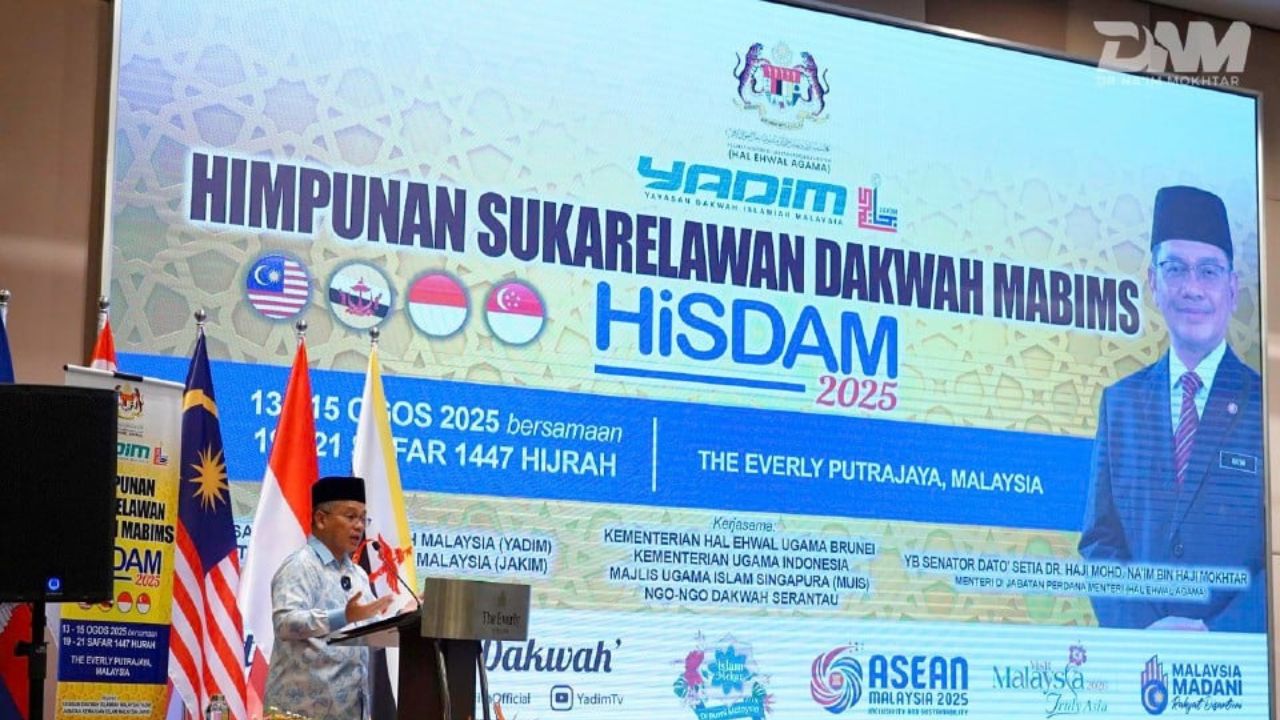 astrogempak_menteri_pakaian_lelaki_perempuan.jpg