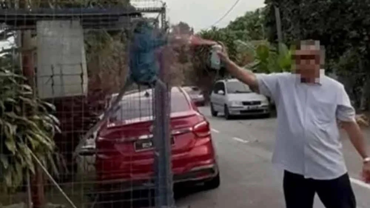 astro_gempak_monyet_sembur.jpg