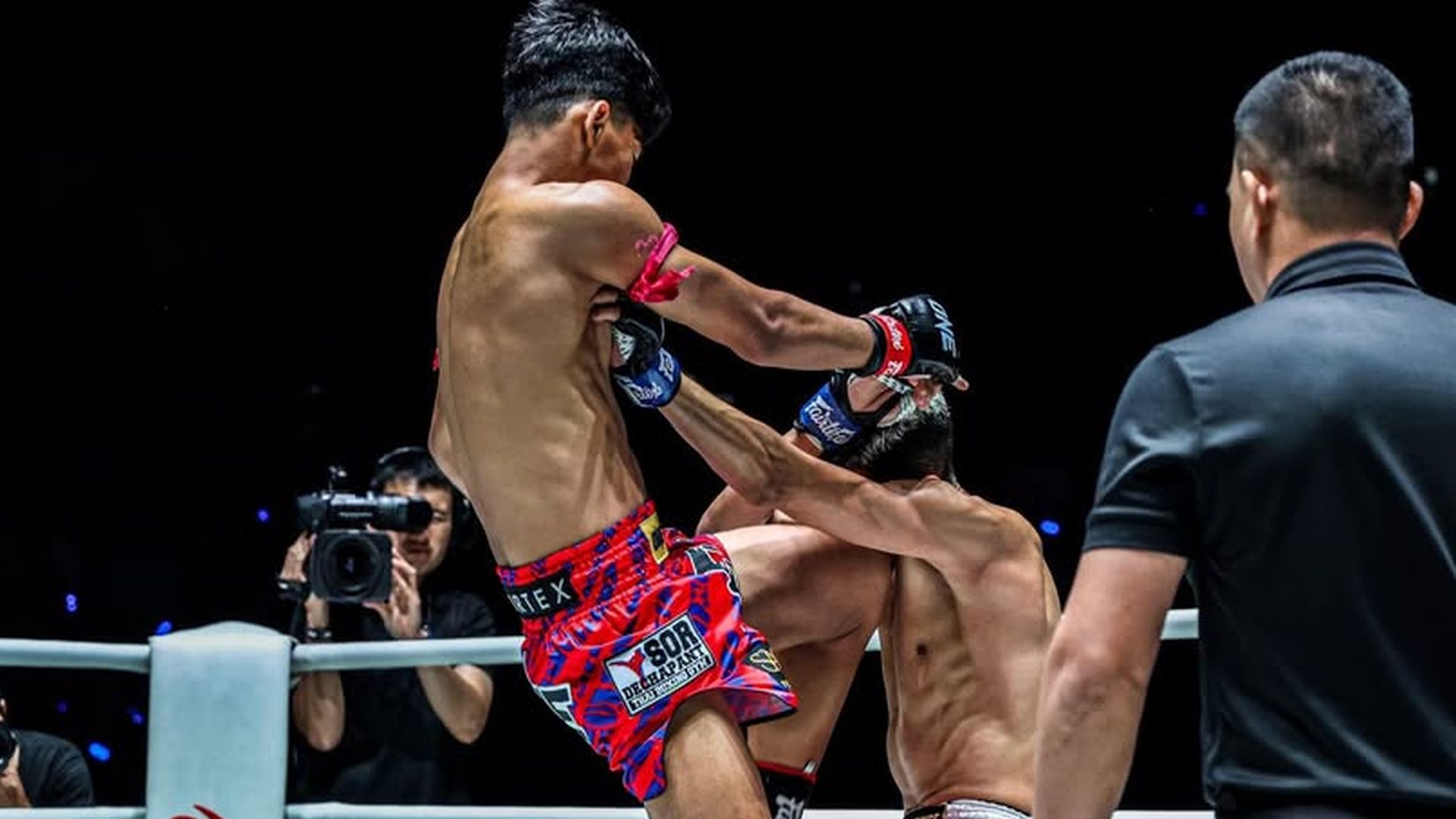ONE Championship: Saya dengar suara ayah suruh sepak tengkuk dia ...