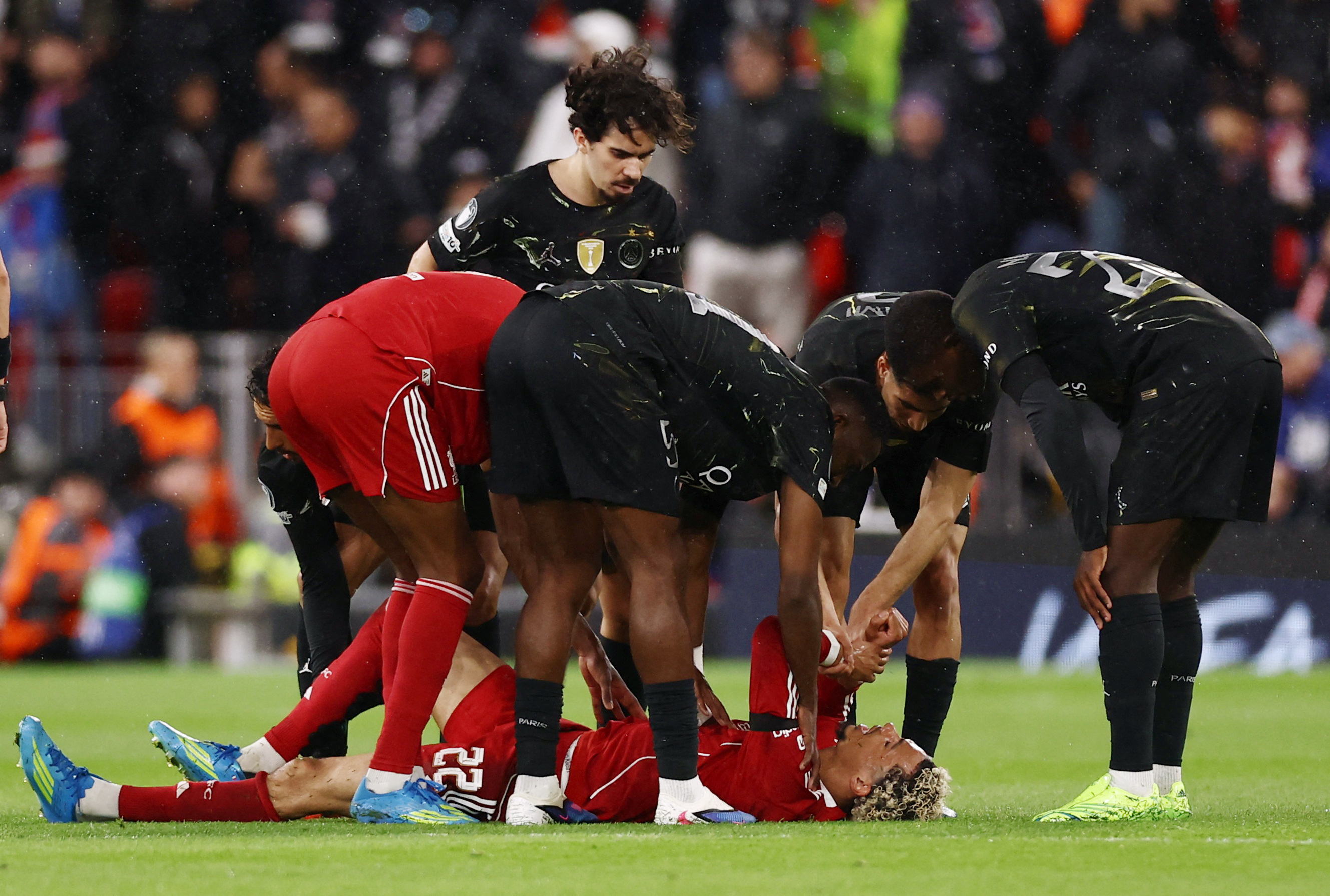 Impian ke Piala Dunia berkecai! Hugo Ekitike alami kecederaan serius ...