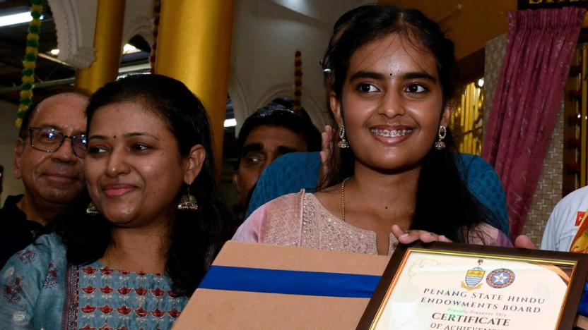 Poonyamitra : 14-Year-Old Malaysian Girl Enters Record Book After Memorising 300 Digits of Pi | Astro Ulagam