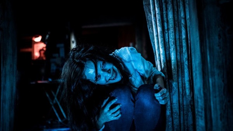 redgirl_01.jpg redgirl_01.jpg