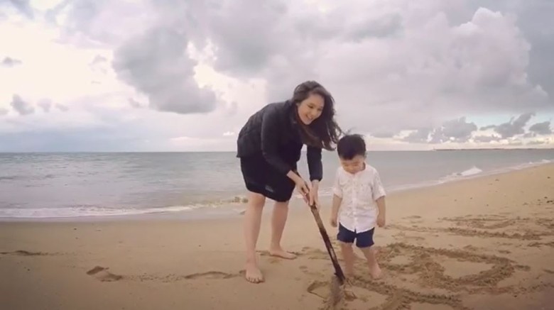 Ella_05.jpg Ella_05.jpg