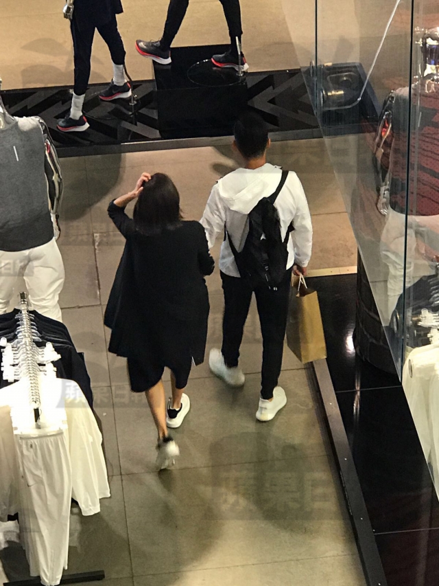 mandy1.jpg mandy1.jpg