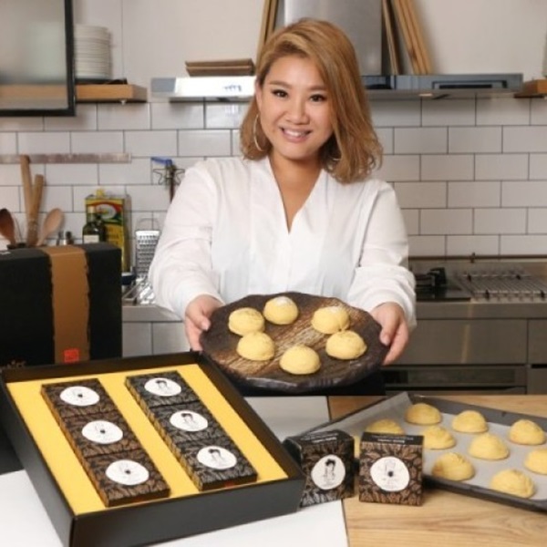 natalie_cake_08.jpg natalie_cake_08.jpg