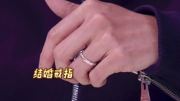 Stephen_04.jpg Stephen_04.jpg