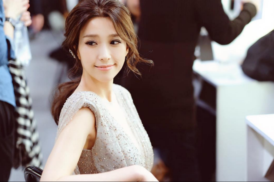 elaine1.png elaine1.png