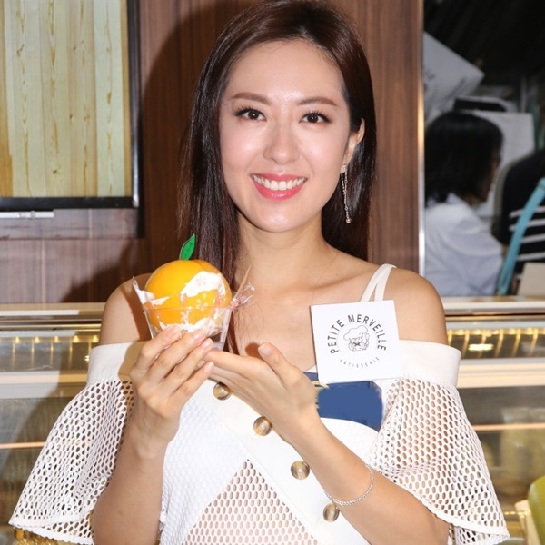 natalie_cake_03.jpg natalie_cake_03.jpg