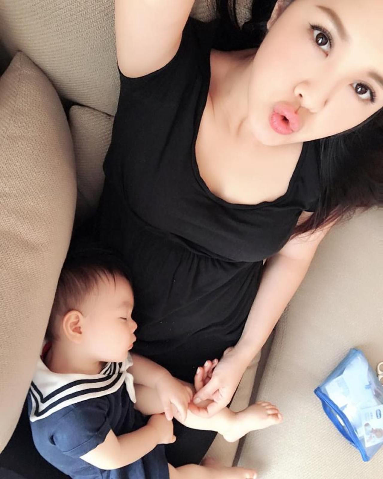 Ella_06.jpg Ella_06.jpg