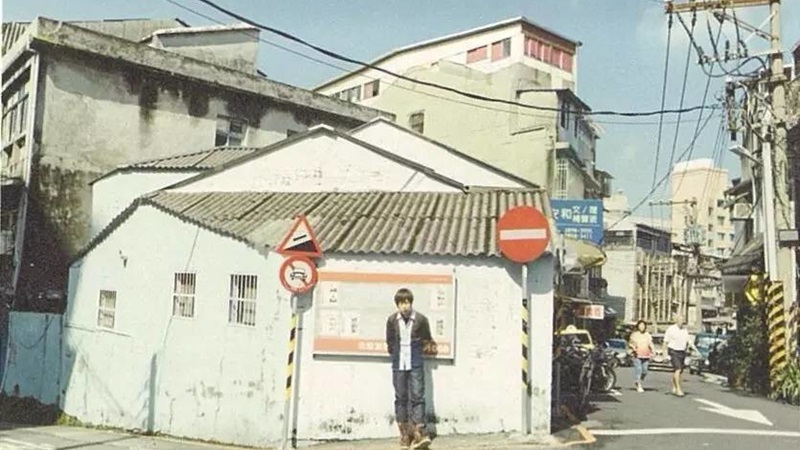 axin_01.jpg