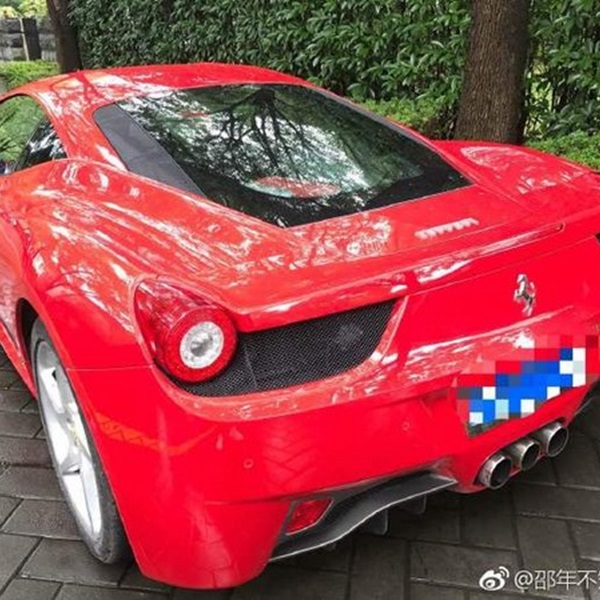 ferrari_03.jpg ferrari_03.jpg