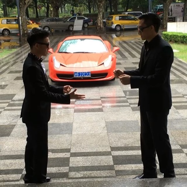 ferrari_07.jpg ferrari_07.jpg