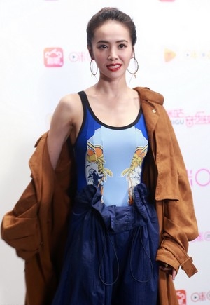 jolin_moschino_04.jpg