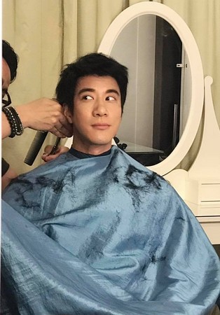 leehom_haircut_03.jpg leehom_haircut_03.jpg