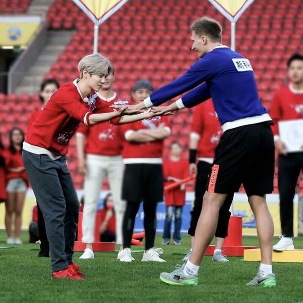luhan_football_05.jpg