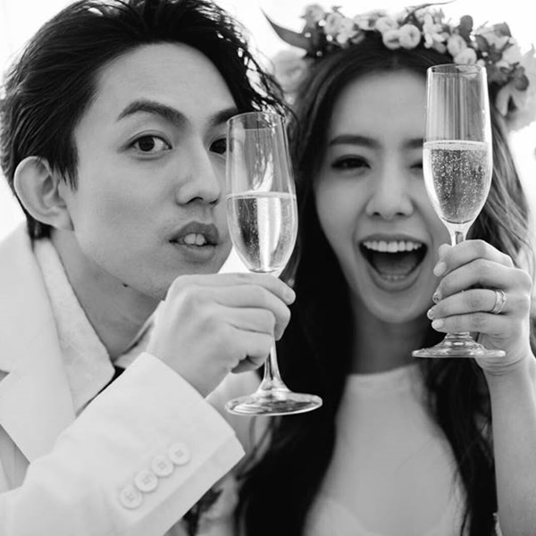 yoga_wife_02.jpg yoga_wife_02.jpg