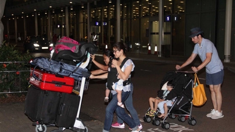 moses_family_04.jpg moses_family_04.jpg