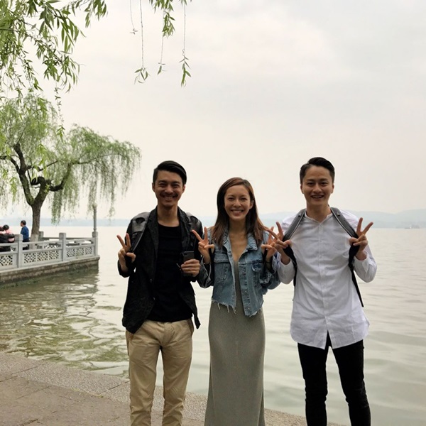 10bro_03.jpg 10bro_03.jpg