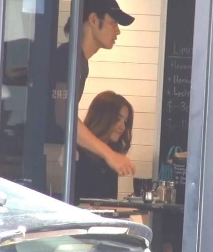 kevin_dating_gf_01.jpg kevin_dating_gf_01.jpg