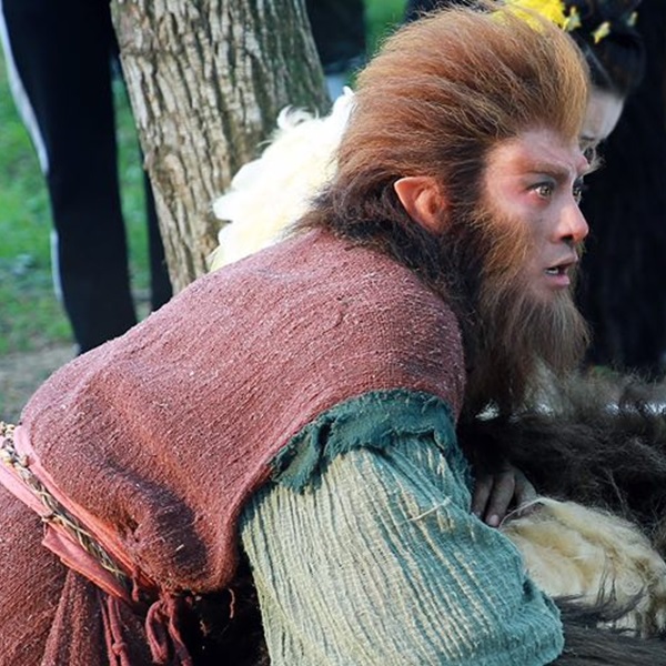 monkey_look_01.jpg