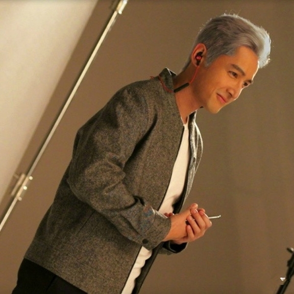 huge_grey_01.jpg