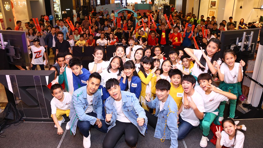 zstarroadshow1100.jpg
