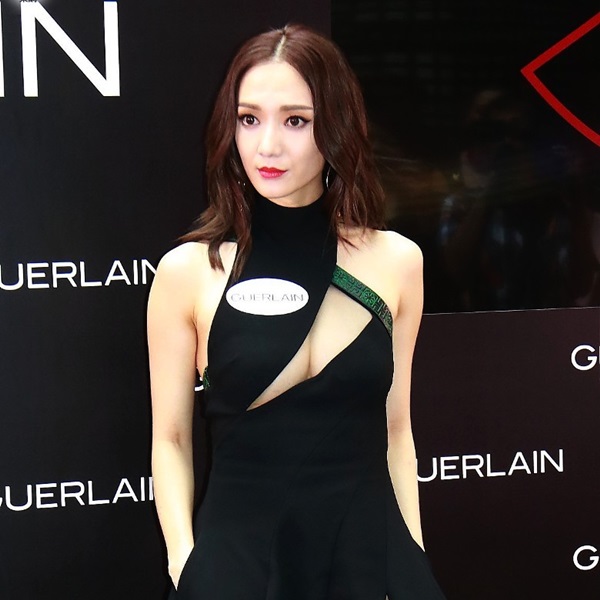 grace_dress_04.jpg grace_dress_04.jpg