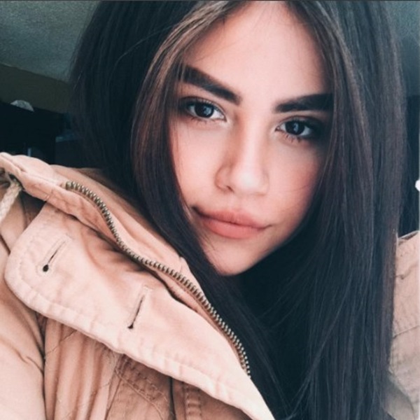 selena_02.jpg