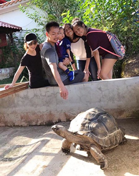 Vivian_04.jpg Vivian_04.jpg