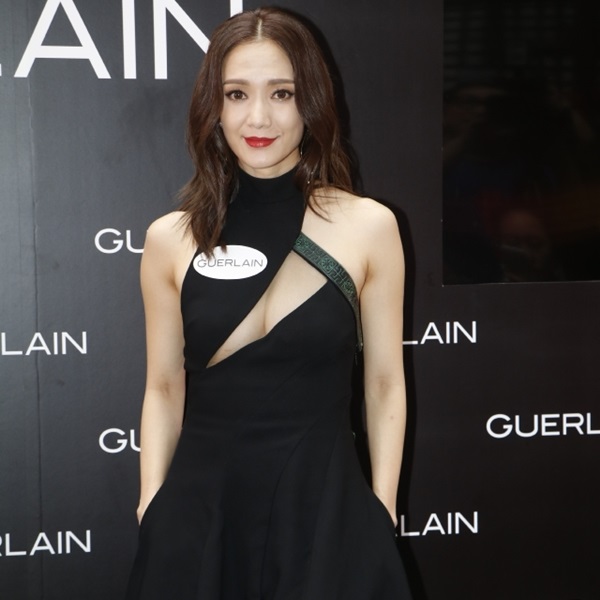 grace_dress_02.jpg grace_dress_02.jpg