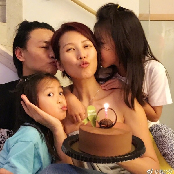 ada44_01.jpg ada44_01.jpg