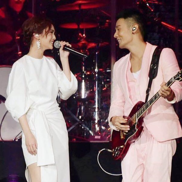 rainie_02.jpg rainie_02.jpg