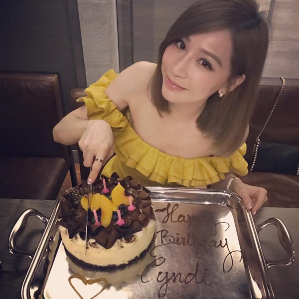cyndi35_04.jpg