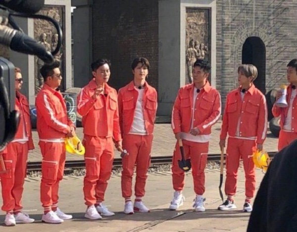 grp_01.jpg grp_01.jpg